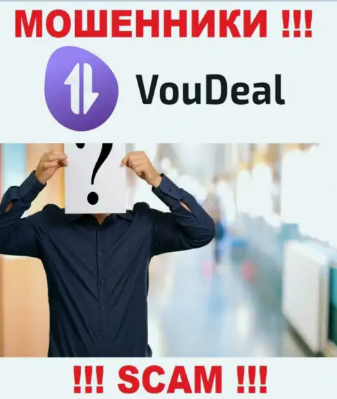 Информации о лицах, которые управляют VouDeal в сети интернет отыскать не удалось